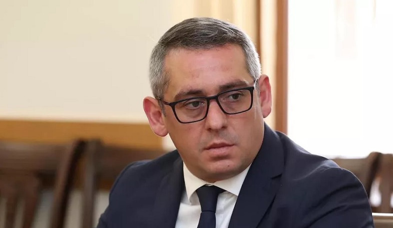 Пашинян уволил председателя Военно-промышленного комитета Армении