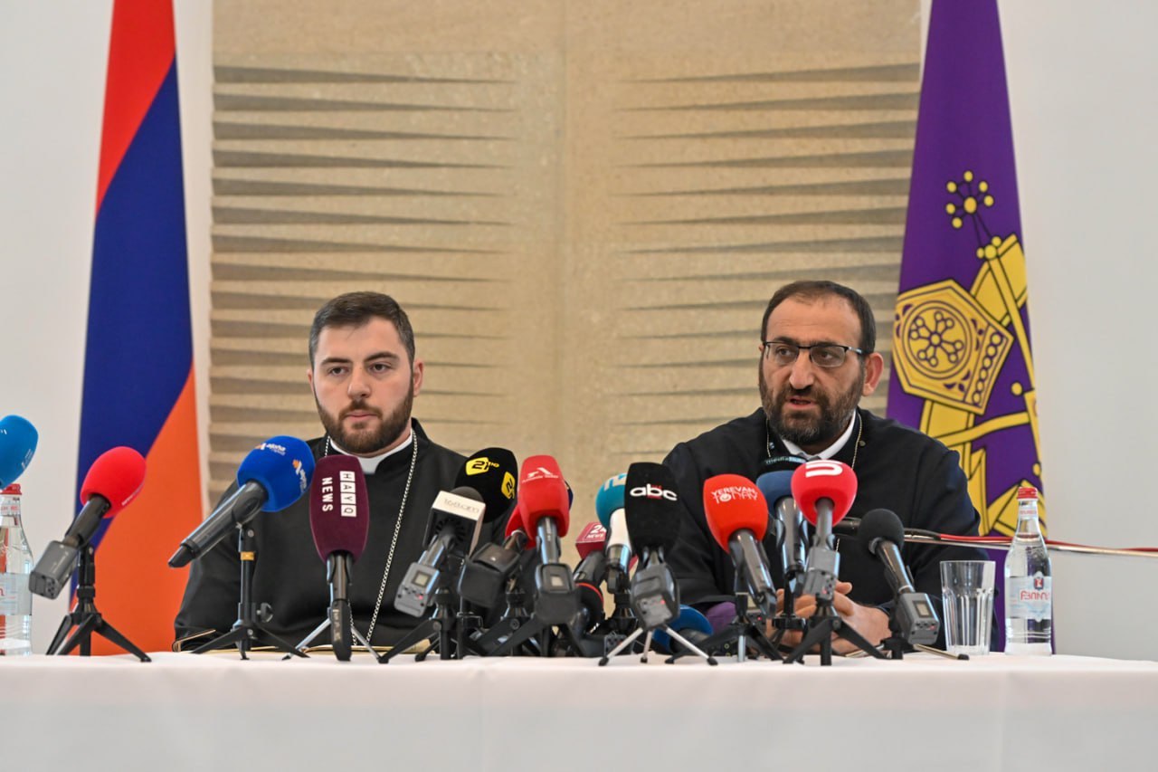 Эти власти должны уйти как можно скорее — архиепископ Аршак Хачатрян 