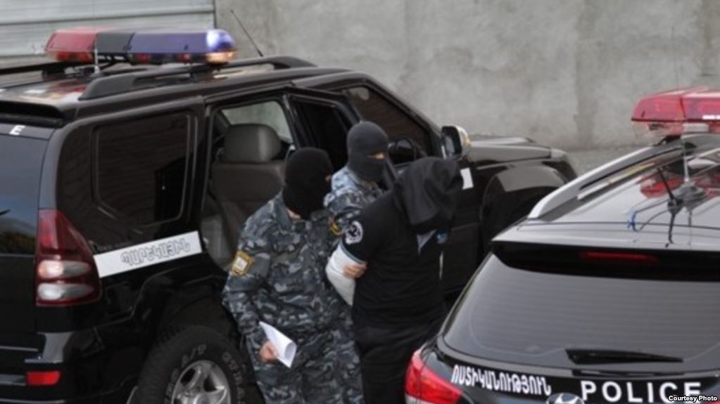 Ոստիկանները վնասազերծել են կազմակերպված հանցավոր խումբ (ՏԵՍԱՆՅՈՒԹ)