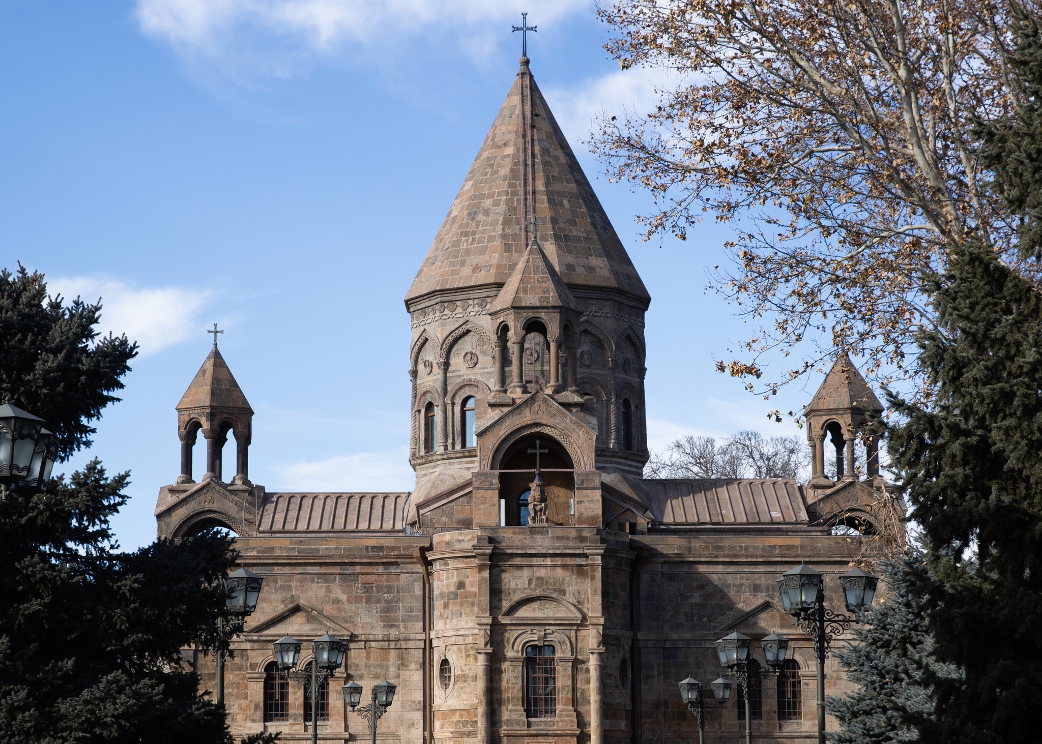 Մայր Աթոռ Սուրբ Էջմիածինը դատապարտում է Միքայել Սրբազանին կալանքի տակ թողնելու որոշումը