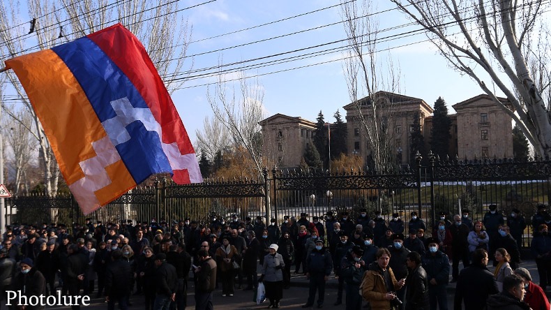 Противники Пашиняна намерены провести в субботу в Ереване «колоссальный митинг»