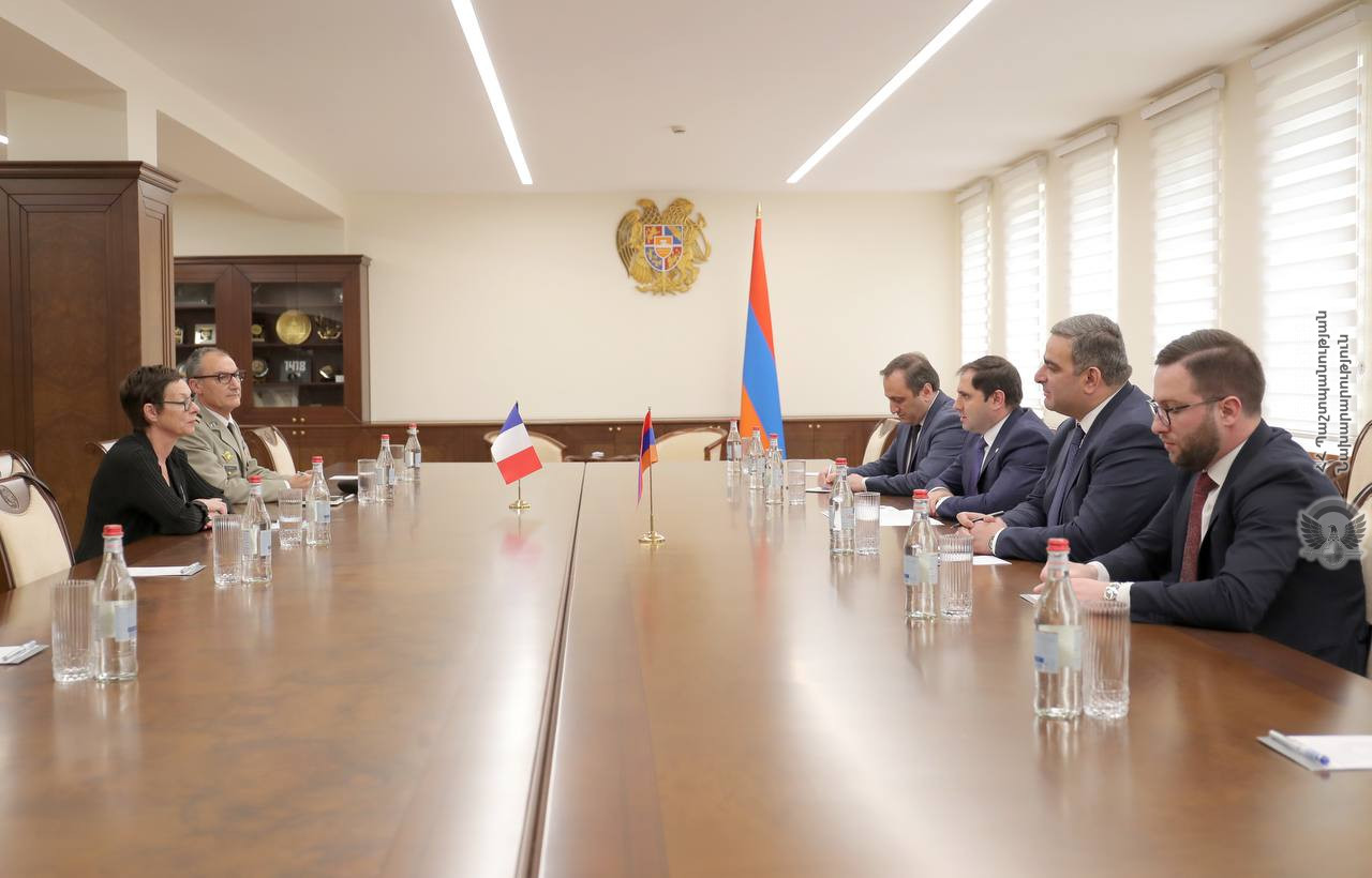 Сурен Папикян и посол Франции обсудили вопросы региональной безопасности