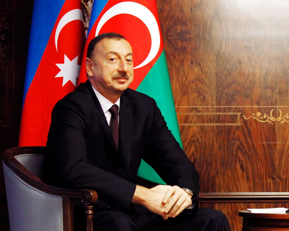Для Запада важны энергоносители Азербайджана, а не демократия