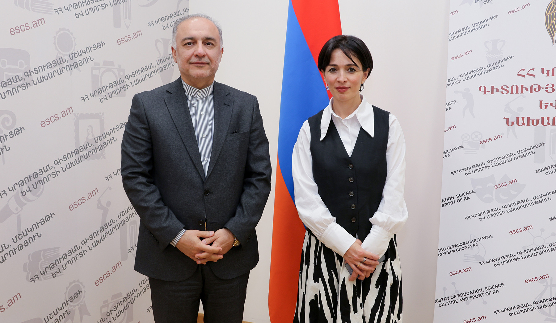 Жанна Андреасян встретилась с послом Ирана Мехди Собхани
