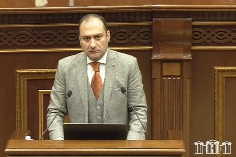 Արտակ Զեյնալյանը վայր է դրել Երևանի ավագանու մանդատը