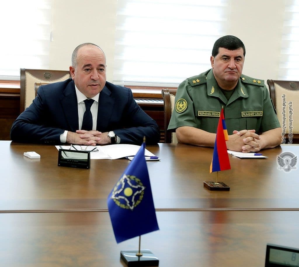 Аршак Карапетян принял делегацию во главе с первым замначальника Объединенного штаба ОДКБ 