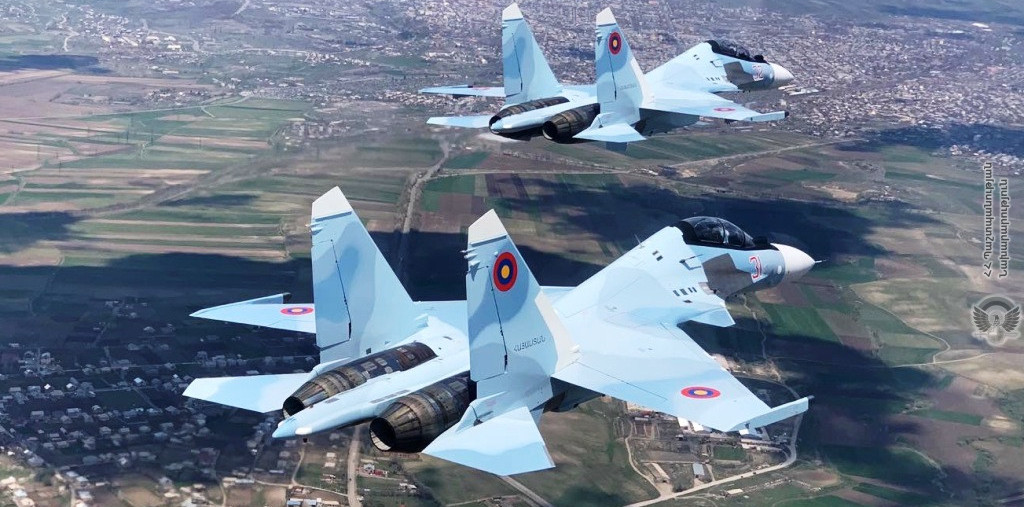 Министр обороны принял ведущих российских летчиков-испытателей