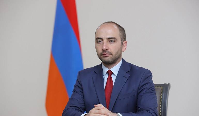 МИД Армении: пятеро военнопленных освобождены при посредничестве правительства Венгрии 