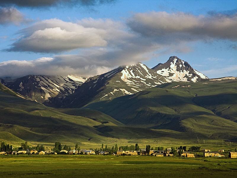На склоне горы Арагац в Армении будут построены эко-деревня и горнолыжный комплекс 