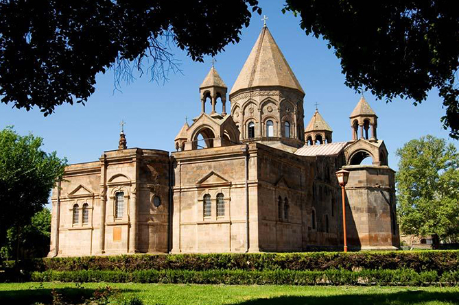 Եկեղեցիների համաշխարհային խորհուրդը դատապարտում է Հայաստանում հոգևորականների հալածանքը