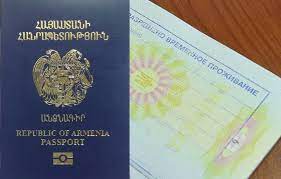 В паспортных отделениях полиции Армении образовались огромные очереди - Меликян 