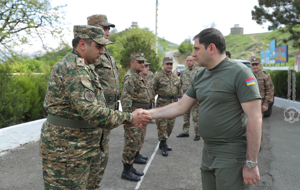 Повестка реформ: Сурен Папикян посетил 3-й армейский корпус