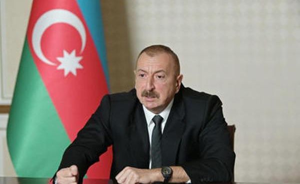 Алиев обвиняет Армению в подготовке к войне и сам угрожает начать войну