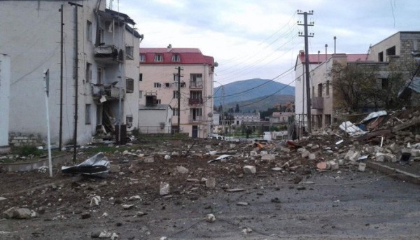 МЧС России проконтролирует распределение гуманитарной помощи в Карабахе