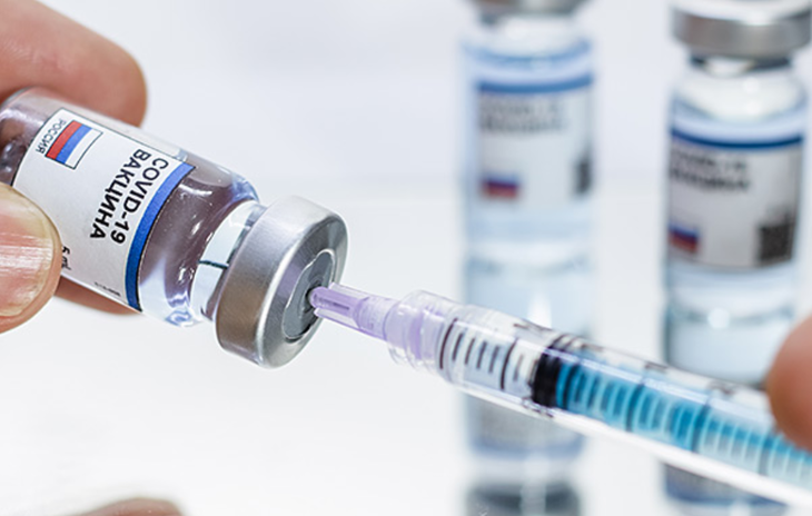 Мантуров: производство вакцины от COVID-19 выйдет на максимум с февраля 2021 года