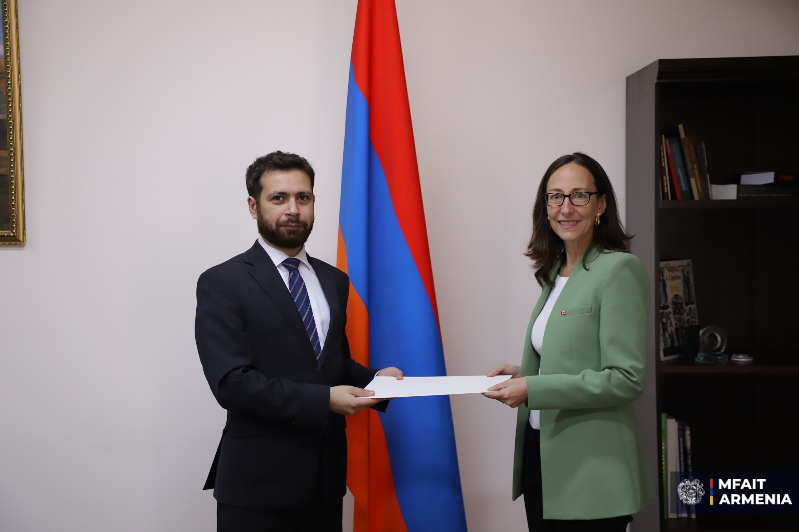 Կանադայի դեսպանն իր հավատարմագրերի պատճենն է հանձնել ՀՀ ԱԳՄԱ նախարարի տեղակալին