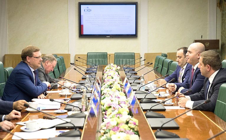 Межпарламентские связи России и Армении развиваются системно и последовательно: Косачев