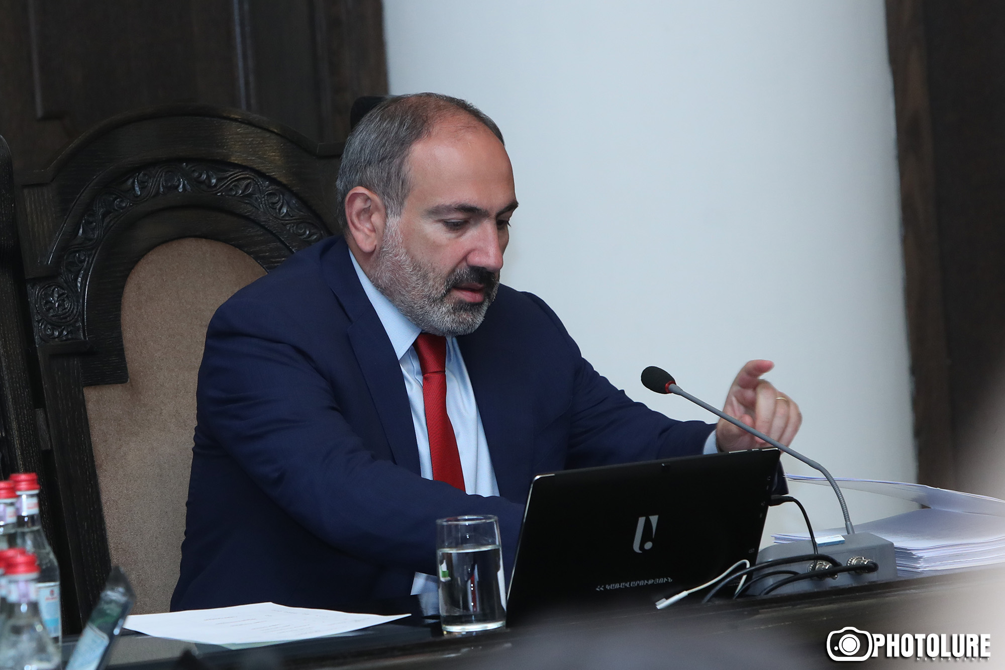 Никол Пашинян обещает еще сотню фактов о новой Армении к концу года