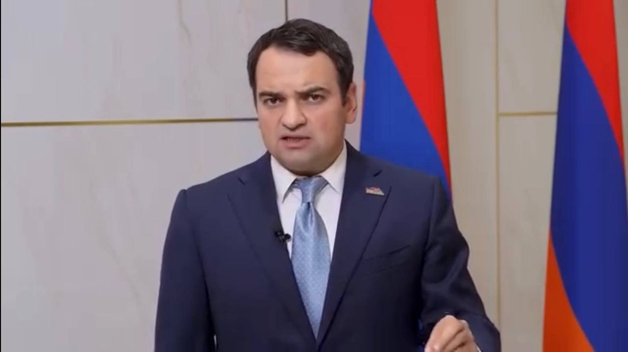 Силовики проводят обыск в доме Нарека Карапетяна