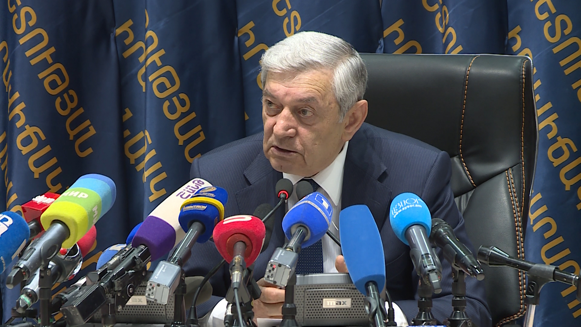 Министр по чрезвычайным ситуациям Армении прервал отпуск по решению премьера