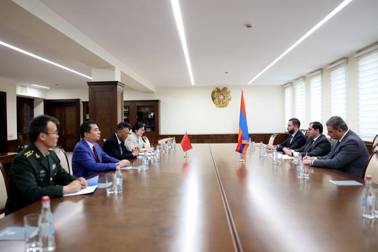 Պապիկյանն ու Չինաստանի դեսպանը քննարկել են պաշտպանության ոլորտում համագործակցությանը