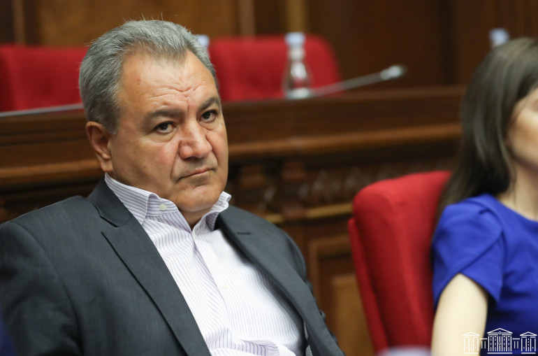Ишхан Закарян покинул фракцию «Честь имею», сохранив мандат депутата
