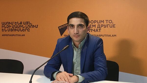 Այս պահին խուզարկում են լրագրող Նաիրի Հոխիկյանի տունը