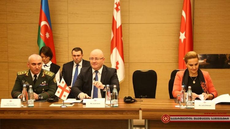В Батуми стартовала трехстороння встреча министров обороны Азербайджана, Грузии и Турции