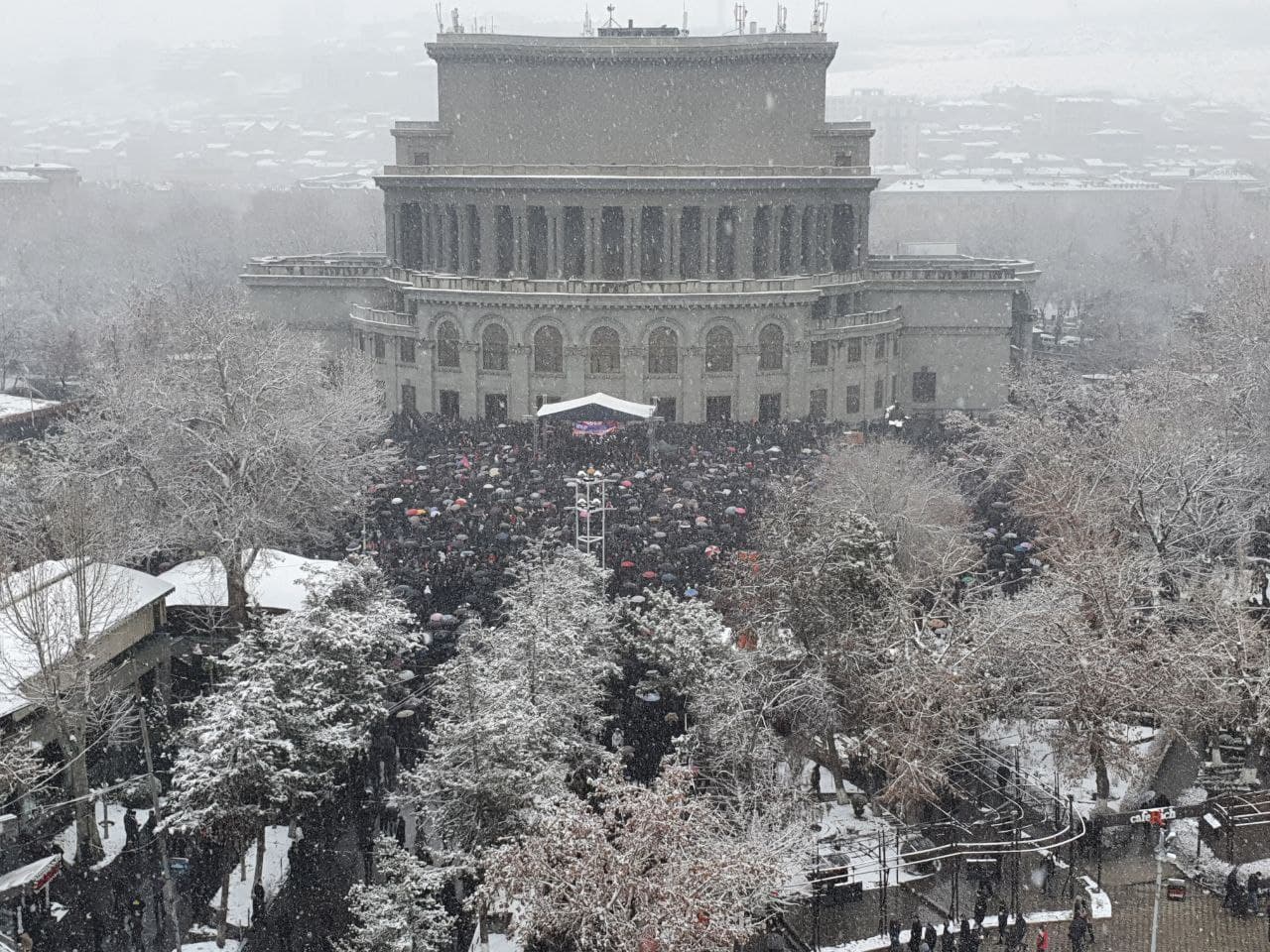 «Армения, без Никола Пашиняна»: в Ереване проходит митинг оппозиции