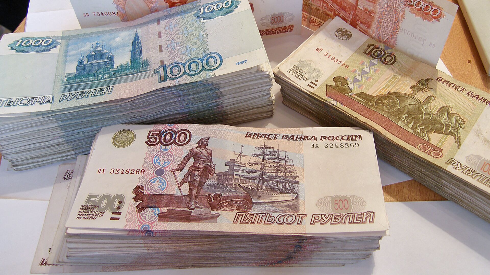 В МИД России рассказали о переходе на расчёты в национальных валютах с Ереваном и Баку
