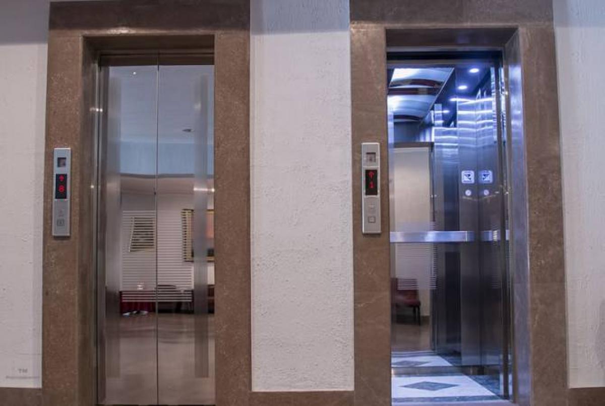 Мэрия Еревана заменит не 100, а 500 старых лифтов  