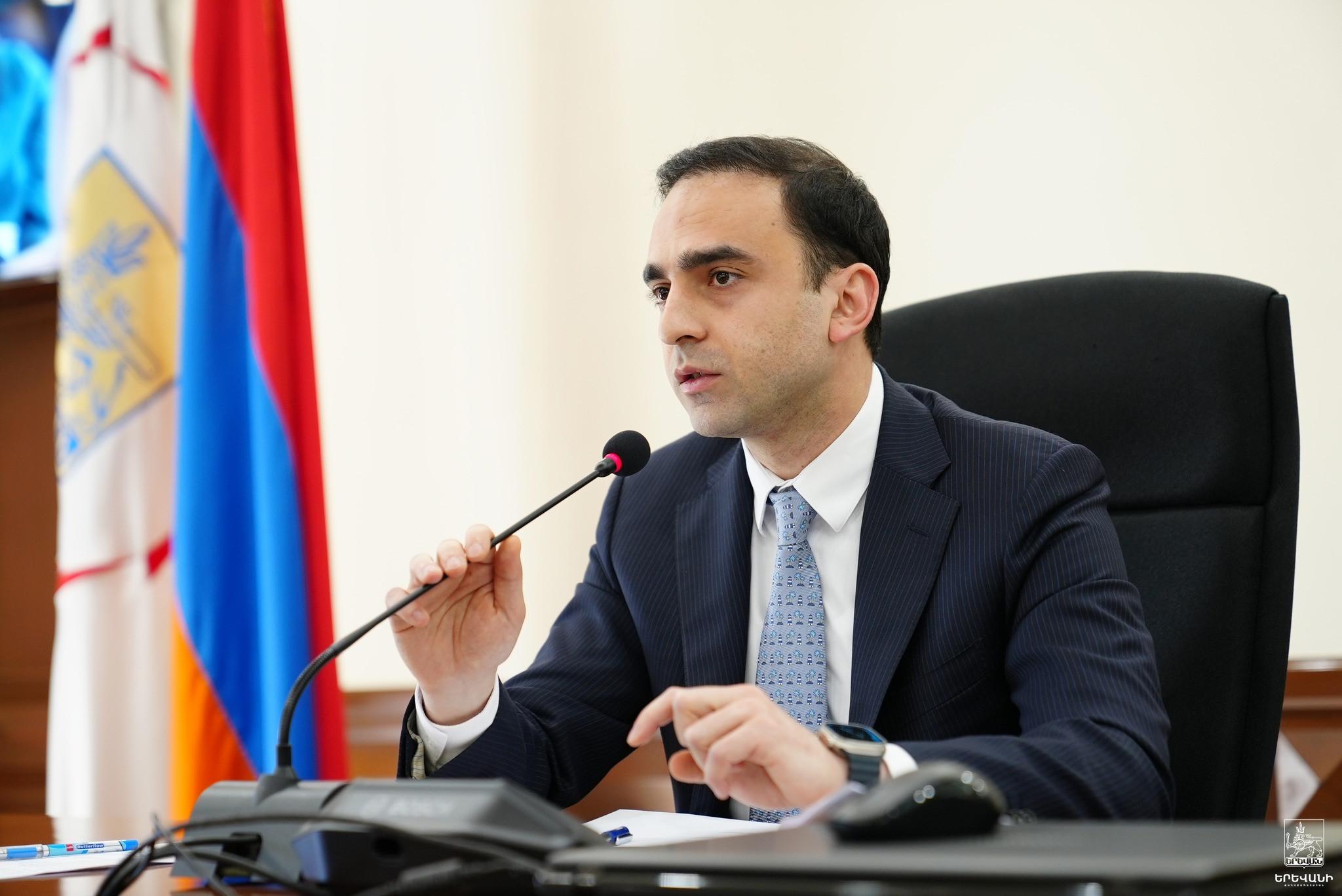 Мэр Еревана про драку в администрации Нор-Норка: не собираюсь брать на себя роль судьи 