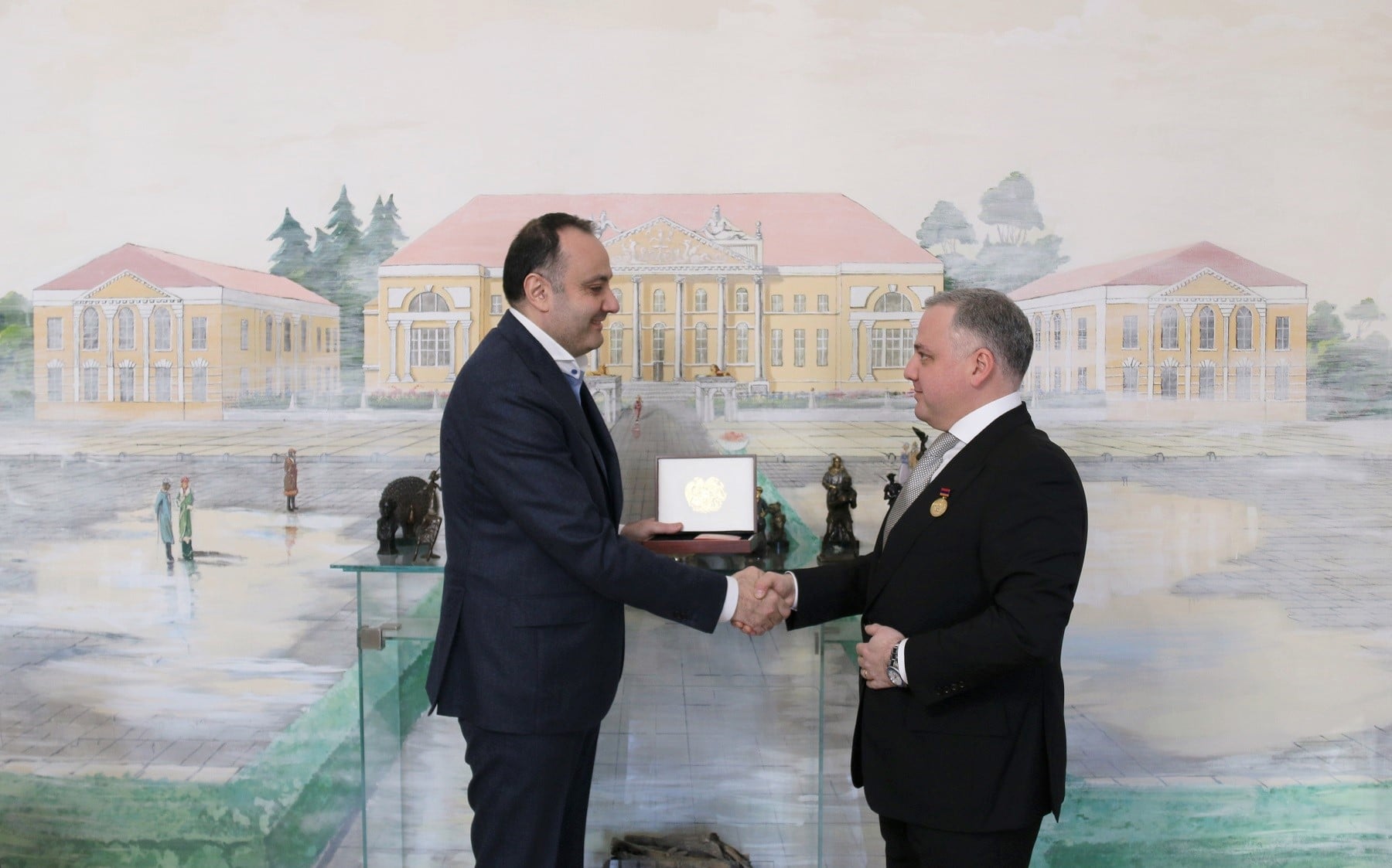 Посол Армении в РФ вручил гендиректору компании «АРМТОРГ» памятную Лазаревскую медаль 
