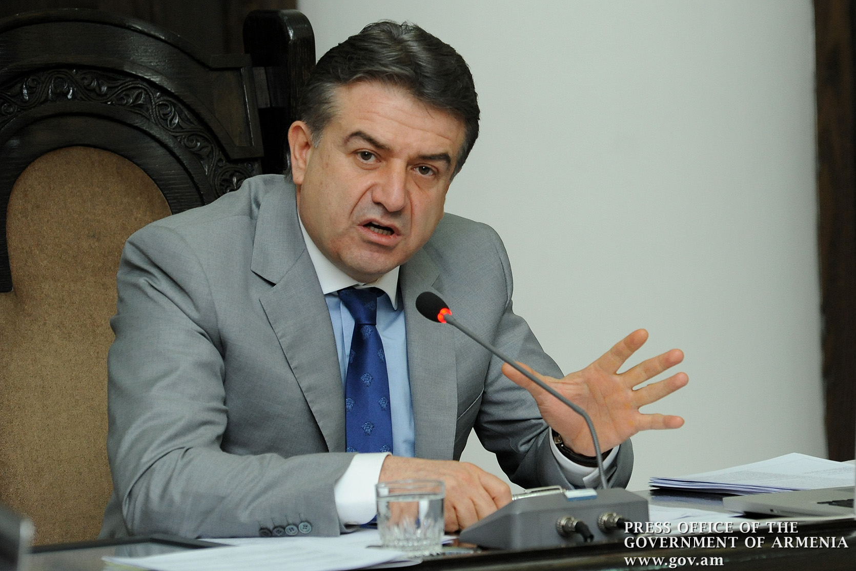 Армянский премьер поручил разработать новую амбициозную антикоррупционную стратегию