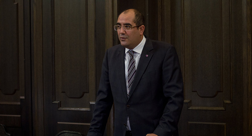 Министр Грачья Ростомян приглашен в следственный отдел СК Армении для дачи разъяснений