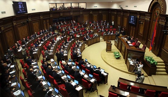 Парламент Армении одобрил нашумевший законопроект о голосовании с помощью ID-карт