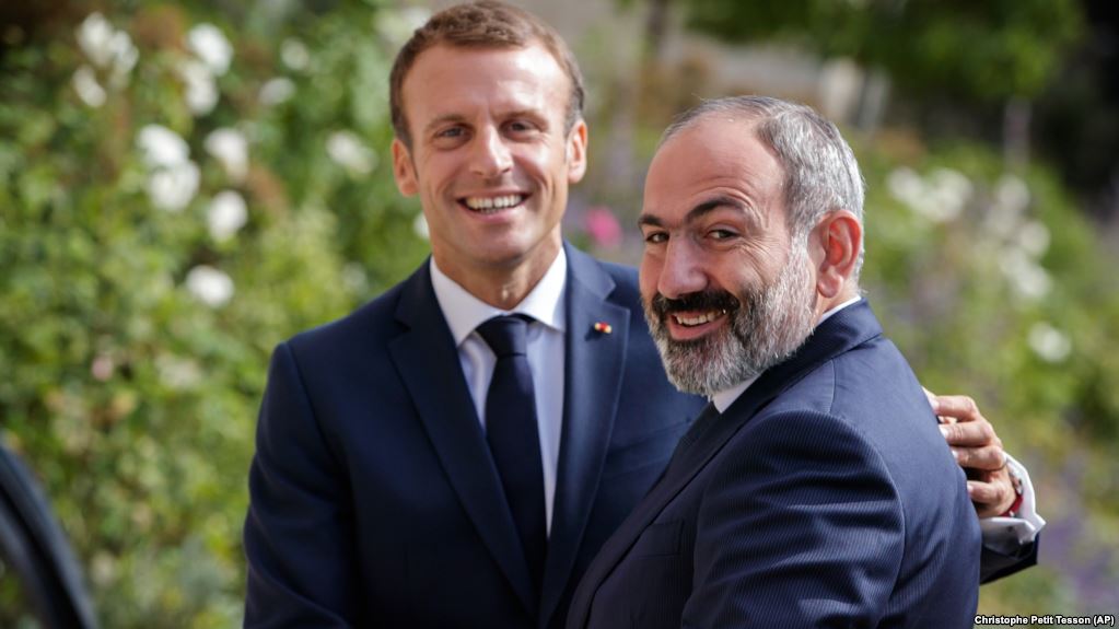 Франция готова помочь в поиске долгосрочного решения конфликта в Карабахе