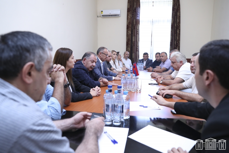 ԱԺ «Հայաստան» խմբակցությունը հանդիպել է Արցախի Ազգային ժողովի պատվիրակությանը