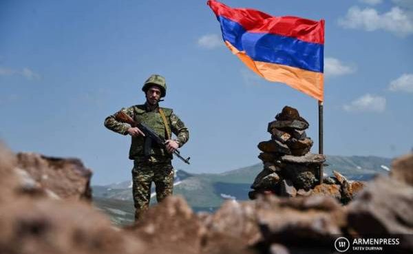 В результате азербайджанской провокации с армянской стороны есть 4 раненых - МО