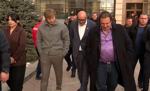 Вчера было объявлено о двух важнейших программах - Гагик Царукян