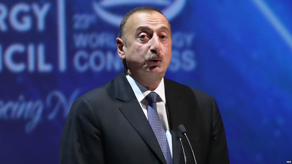 Алиев спешит - в Азербайджане будут проведены внеочередные президентские выборы