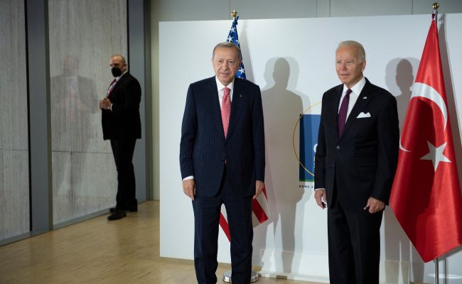 Турцию от России развернуло к США: зять Эрдогана на борту американского авианосца 