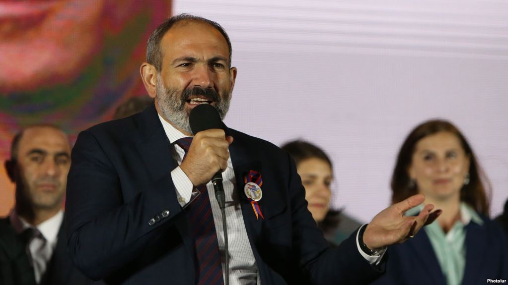 Соцопрос: В парламент Армении по итогам досрочных выборов пройдут блок “Мой шаг” и ППА