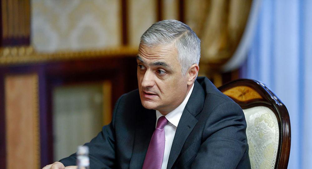 Вице-премьер обсудил с делегацией ВБ реализуемые в Армении программы