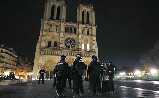Серия терактов в Париже: Во Франции объявило чрезвычайное положение