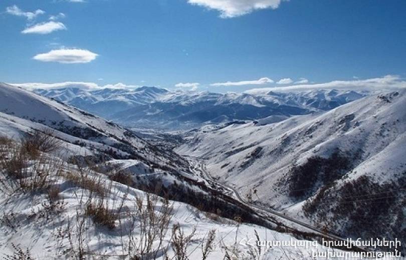 Группа туристов из России запросила помощь  МЧС Армении