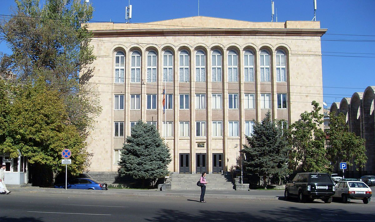 Два кандидаты в члены КС Армении представили недостоверную информацию – заявление КПК