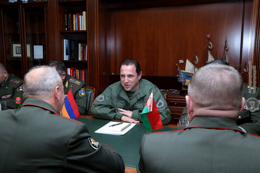 Давид Тоноян и глава Генштаба Беларуси обсудили перспективы сотрудничества в сфере обороны
