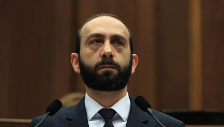 Министр иностранных дел Армении поздравил иранского коллегу по случаю его назначения