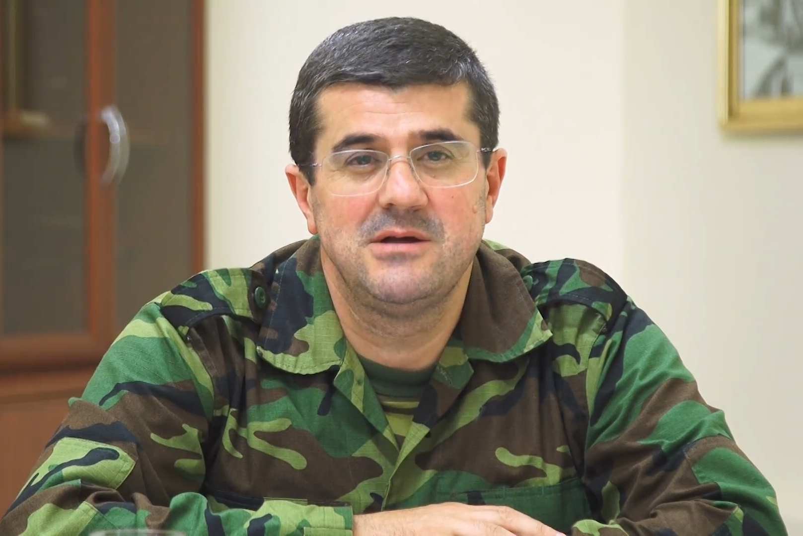 Глава Карабаха отредактировал текст своего видеообращения и заявил об уходе из политики